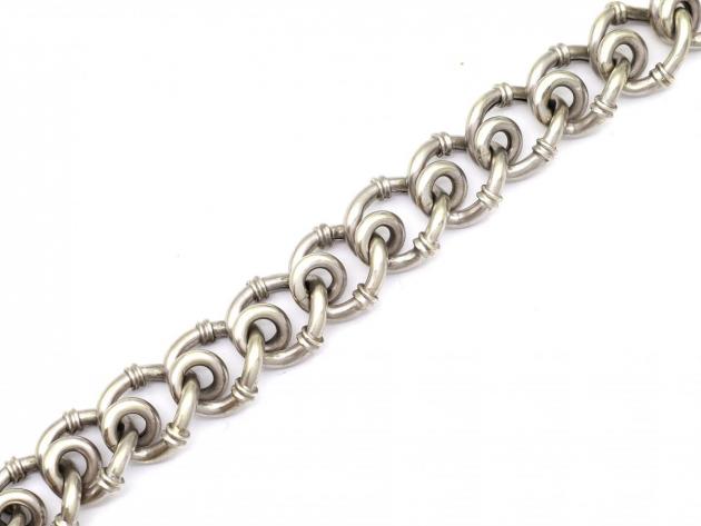 Vintage 9kt white gold fancy ribbed bracelet