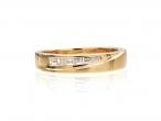 Baguette cut diamond crossover wedding ring in 18kt gold
