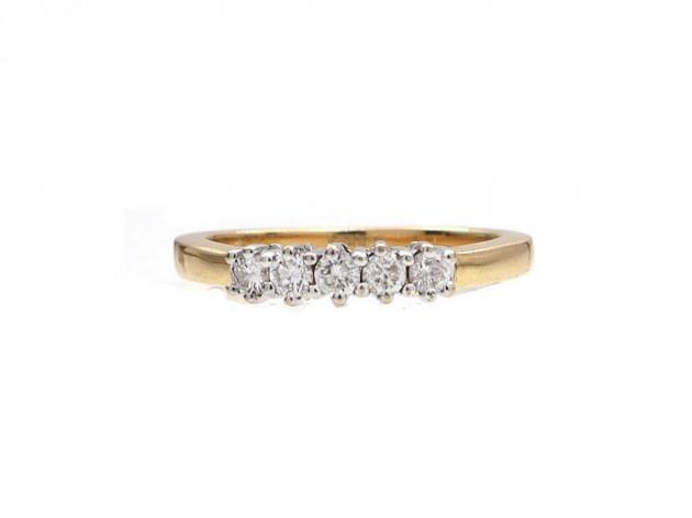 0.30ct five stone diamond ring in 18kt yellow gold