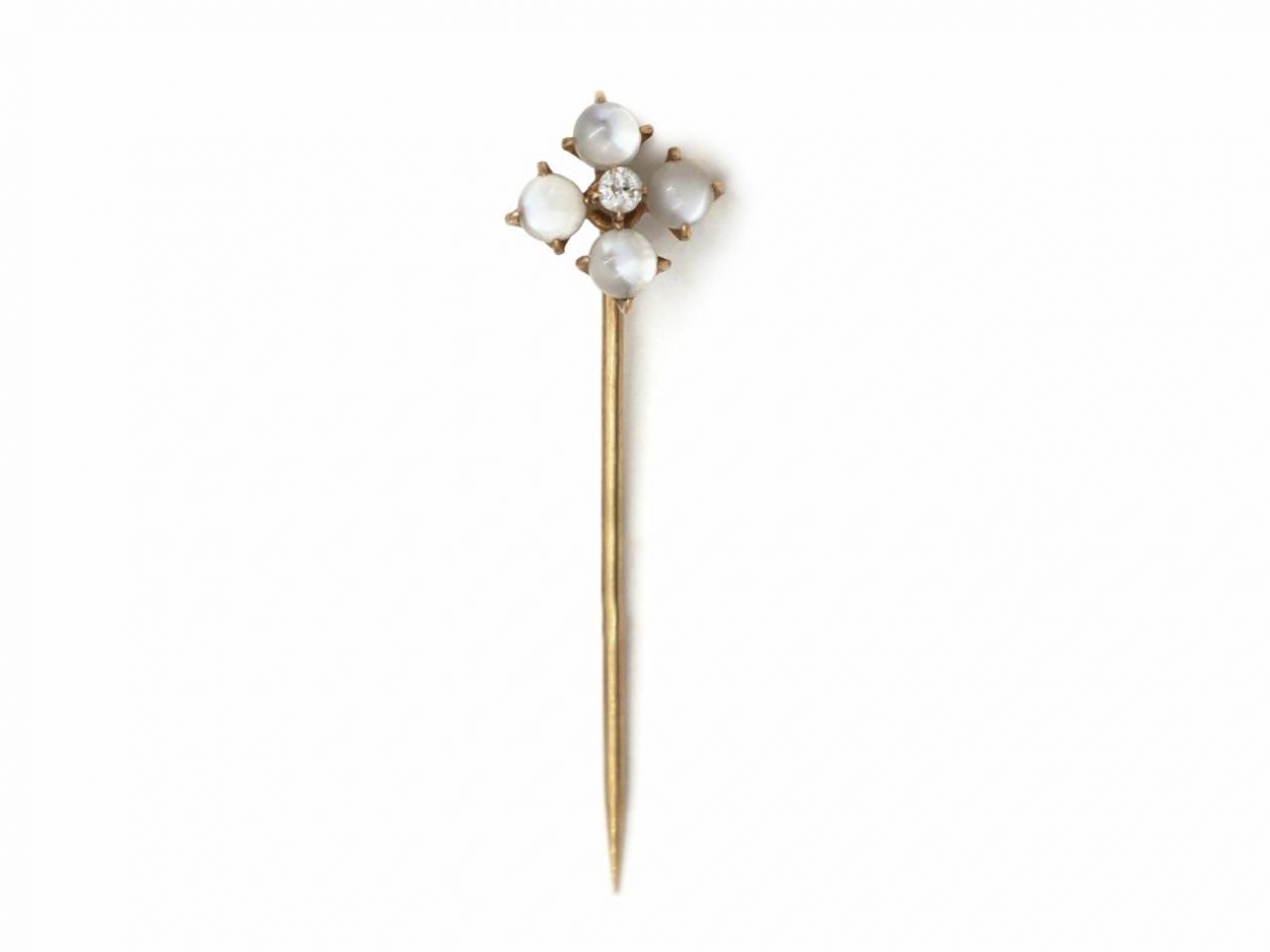 Vintage Quatrefoil Moonstone Stickpin in Yellow Gold