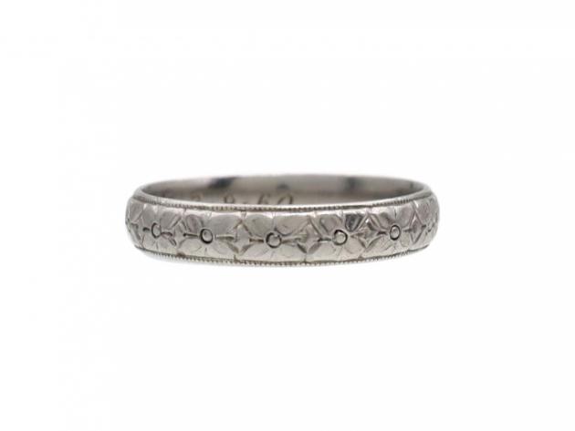 1960s platinum 3mm incised flower wedding ring