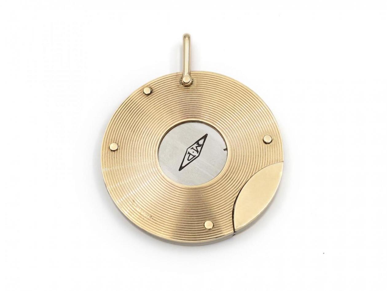 1970s Circular Concentric Cigar Cutter Pendant in 9kt Yellow Gold
