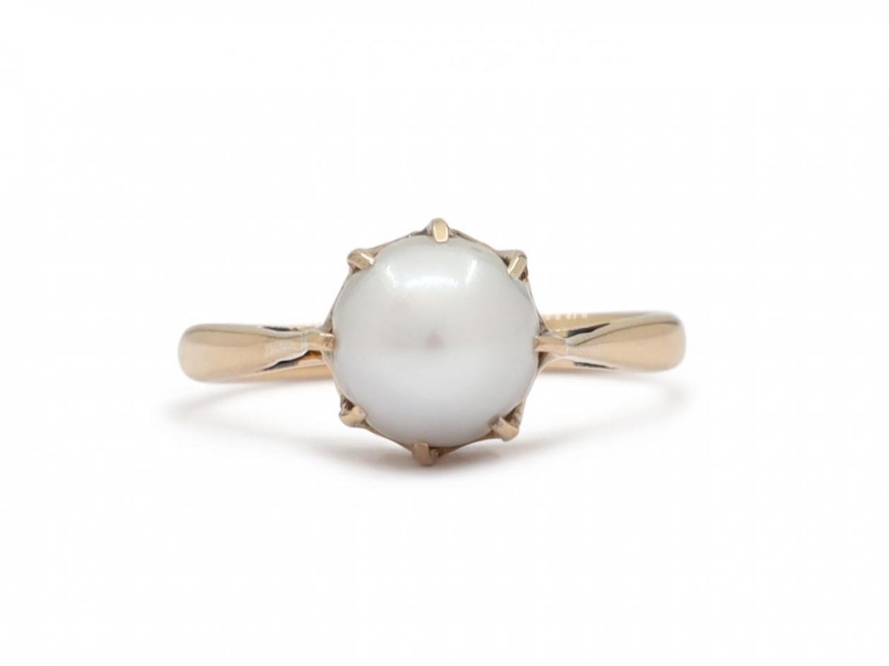 Vintage 18kt yellow gold and cultured pearl solitaire ring