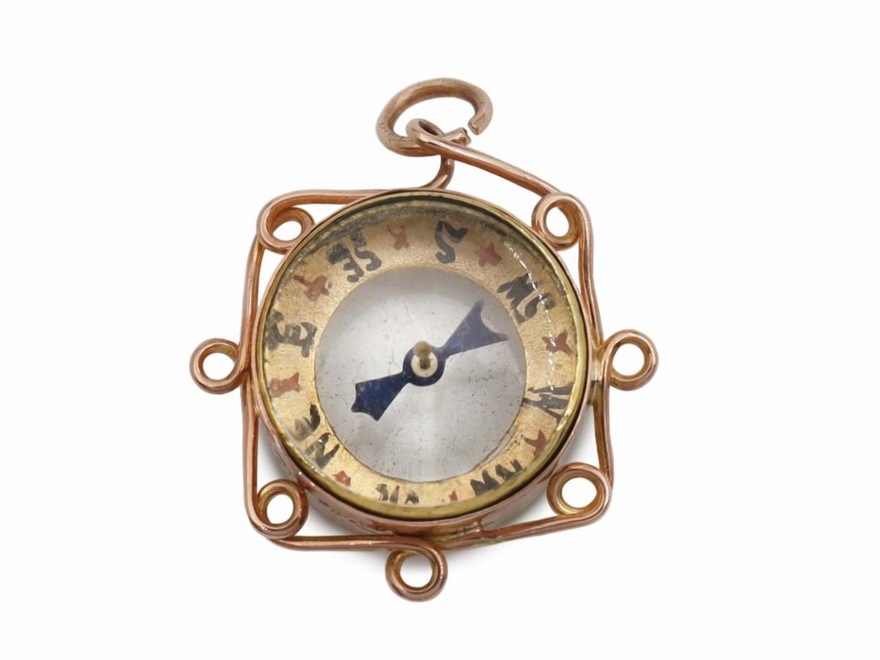 1918 William Oakley Davies compass pendant in gold