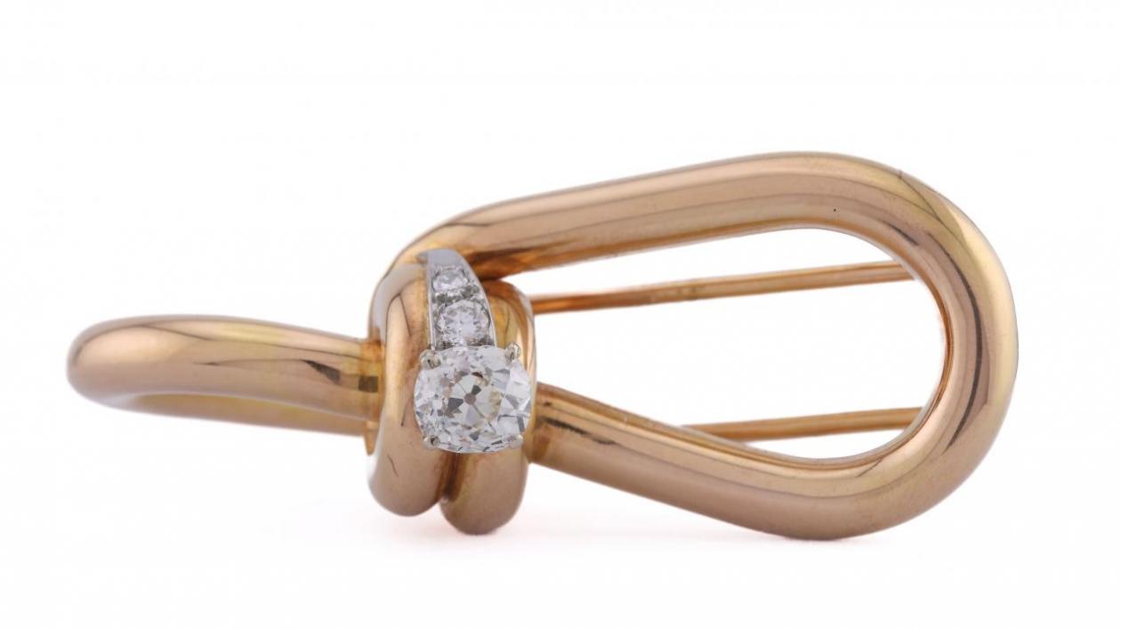 1950s Mauboussin Retro Brooch in 18kt Gold with 1ct Old Mine Cut Diamond
