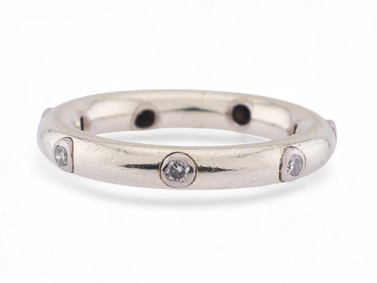 Vintage Diamond Band Ring in 9kt White Gold