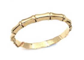 1960 9kt yellow gold hollow bamboo hinged bangle