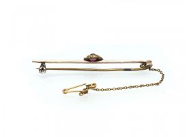 Antique amethyst bar brooch in 9kt rose gold