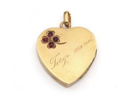 Antique 'Forget me not' heart locket in 18kt yellow gold