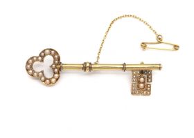 Victorian 15kt yellow gold trefoil key brooch set with pearls