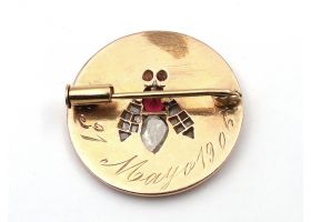 1906 fly disk brooch in 18kt yellow gold