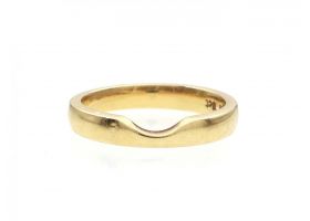 18kt yellow gold shaped wedding ring