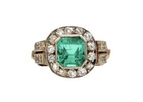 Edwardian Colombian emerald and diamond cluster ring in gold