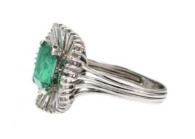 Vintage Colombian emerald and diamond ballerina cluster ring