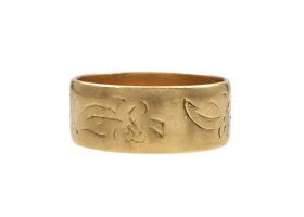 1972 etched wedding ring in 18kt yellow gold