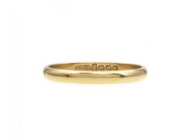 1995 D-shape 2.4mm wedding ring in 18kt yellow gold