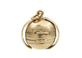 Sphere family locket in 14kt yellow gold