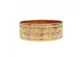 Vintage 6.7mm 'Ivy leaf' wedding ring in 18kt yellow gold