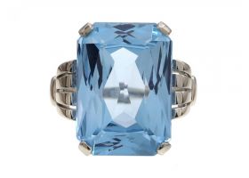 Vintage synthetic blue spinel dress ring in 14kt white gold