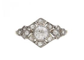 Art Deco diamond openwork cluster ring in platinum and 18kt gold