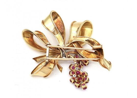 1950s diamond and ruby bow brooch in 18kt yellow gold