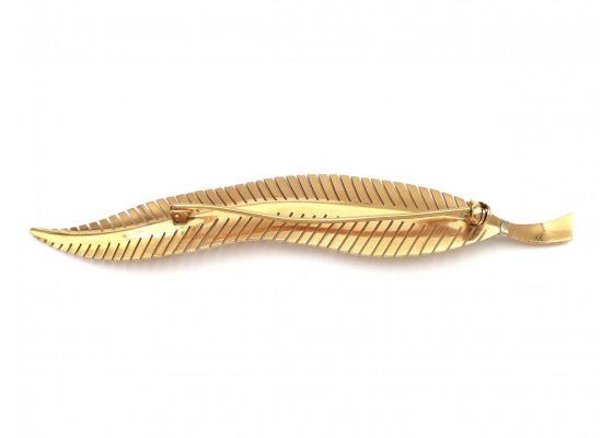 Retro 18kt yellow gold feather brooch
