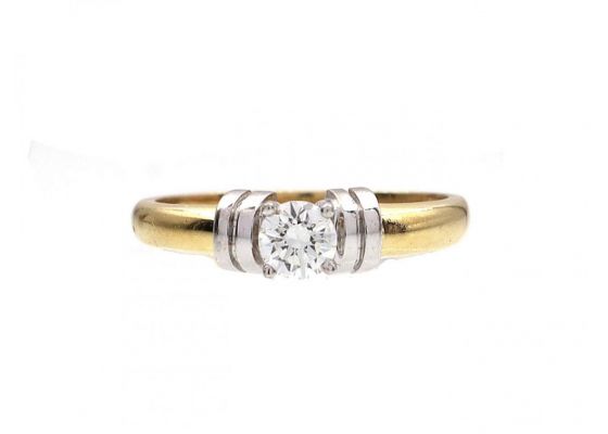 0.27ct round brilliant cut diamond engagement ring