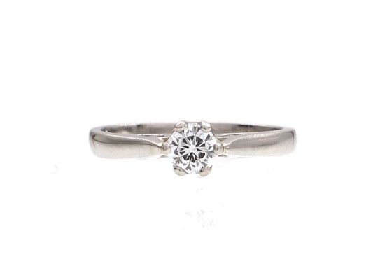 0.26ct round brilliant cut diamond engagement ring