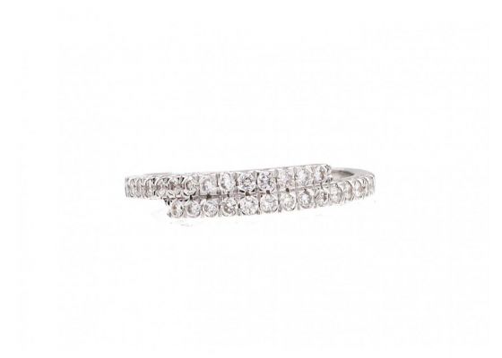 18kt white gold diamond crossover ring