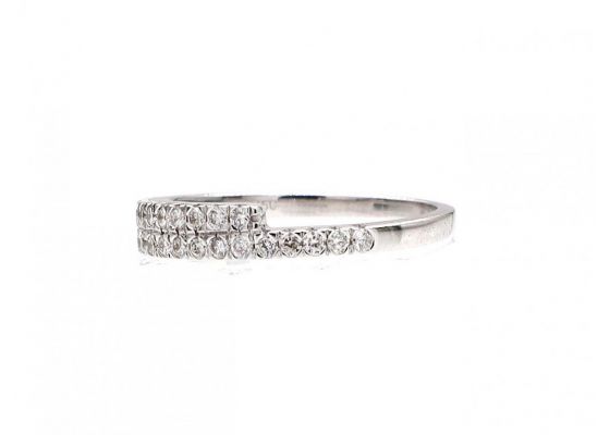 18kt white gold diamond crossover ring
