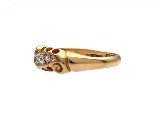 1910 diamond five stone ring in 18kt yellow gold