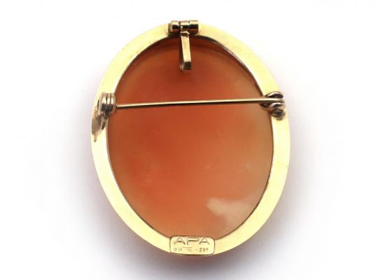 14kt yellow gold shell cameo brooch with the profile of a lady