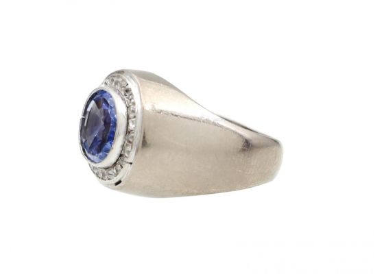 Vintage Ceylon sapphire and diamond oval cluster ring in 18kt white gold