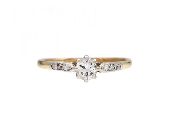 Antique Diamond Solitaire Engagement Ring in 18kt Yellow Gold