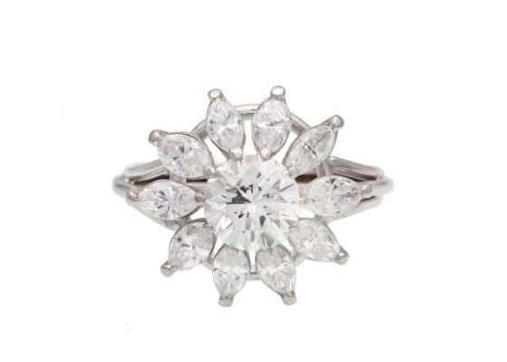 Vintage 18kt white gold diamond fancy cluster ring