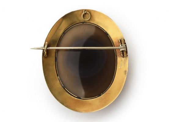 Antique Oval Hardstone Cameo of a Lady Brooch in Yellow Gold