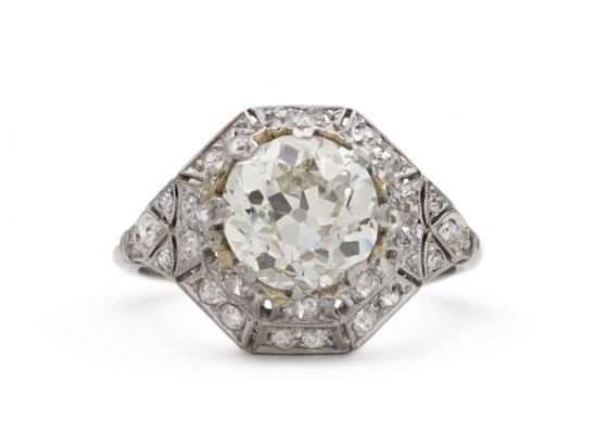 Art Deco 1.80ct Diamond Centre Cluster Ring in Platinum