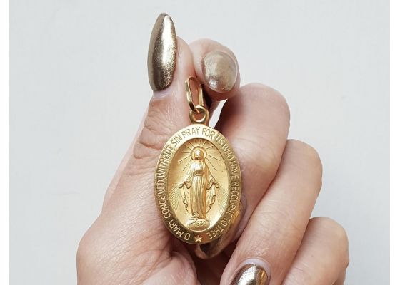 Vintage miraculous medal in 18kt yellow gold