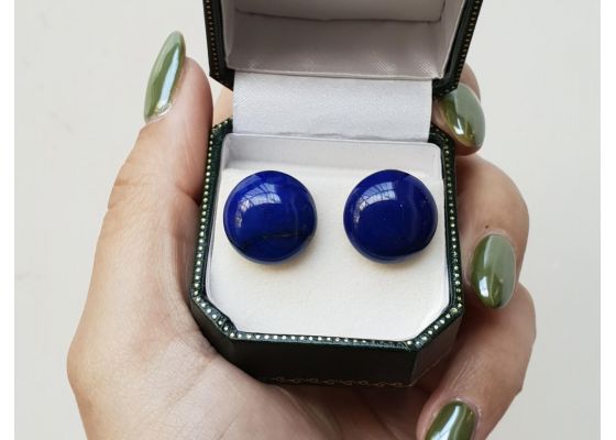 Vintage circular domed lapis lazuli stud earrings in 14kt gold
