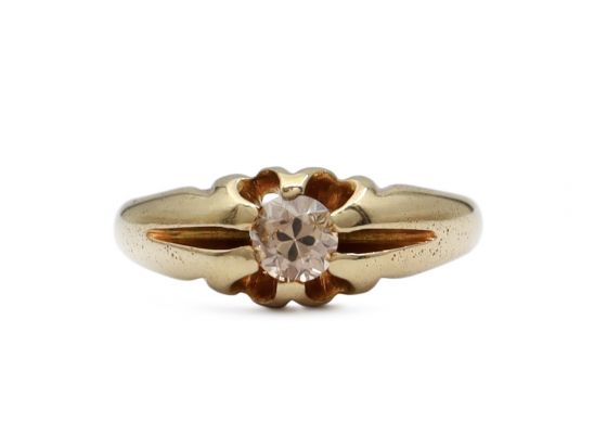 Antique 18kt yellow gold and champagne diamond solitaire ring