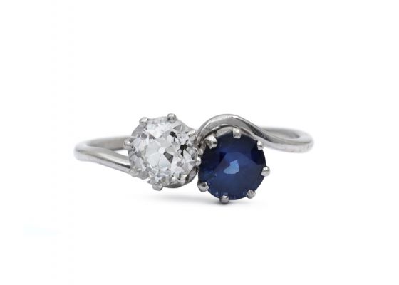 Vintage diamond and sapphire 'toi et moi' twist ring in platinum