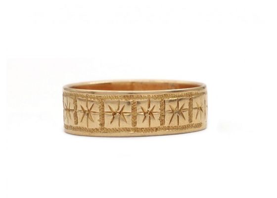 Victorian 5.30mm flat edge eight star engraved wedding ring in gold