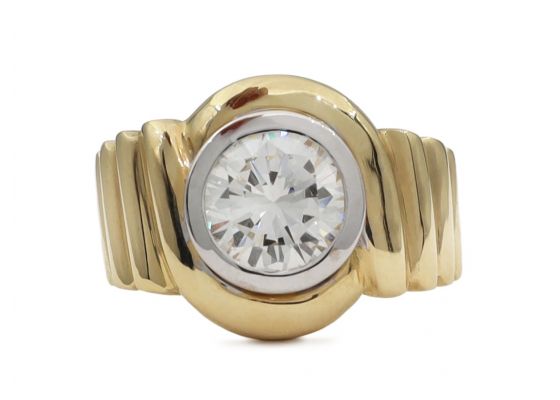 Vintage chunky ribbed 1.30ct diamond solitaire ring in gold