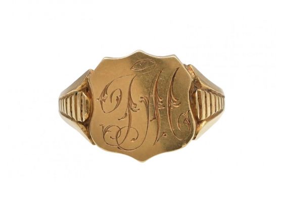 1925 Shield Signet Ring with Initials 'TM' in 18kt Yellow Gold