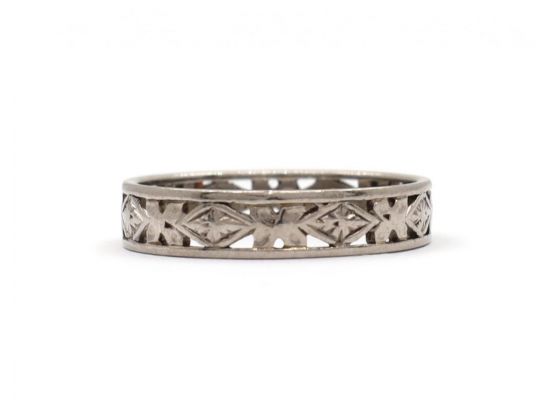 1960s openwork foliate wedding ring in 18kt white gold