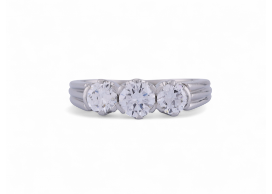 Vintage transitional cut diamond three stone ring in platinum – Courtville Antiques
