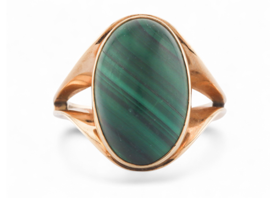 1970s malachite cabochon dress ring in 9kt yellow gold with openwork setting – Matthew Weldon